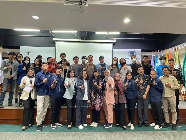 MNC University Gelar...
