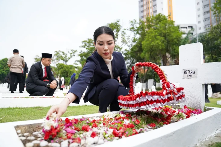 Peringati Hari Pahlawan,...