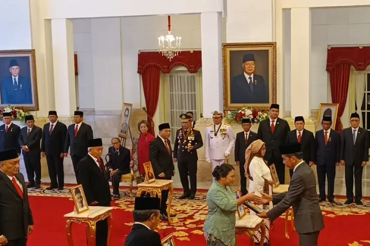 6 Tokoh Diberi Gelar...