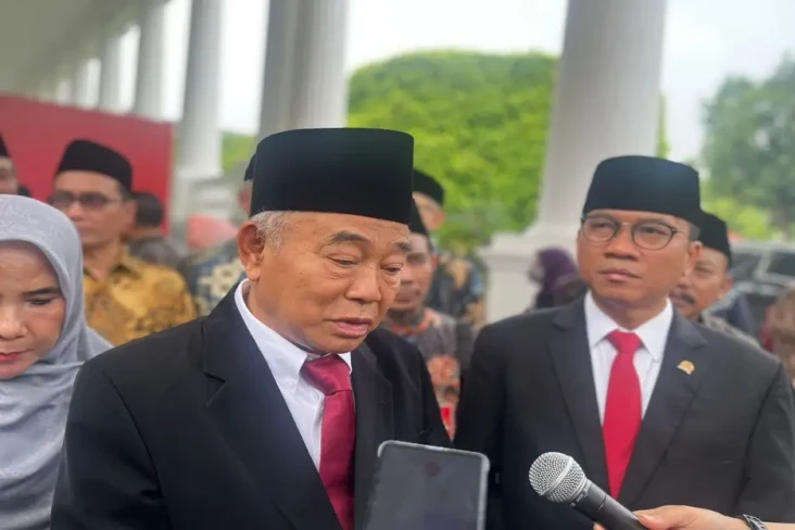 Dianugerahi Gelar Pahlawan...
