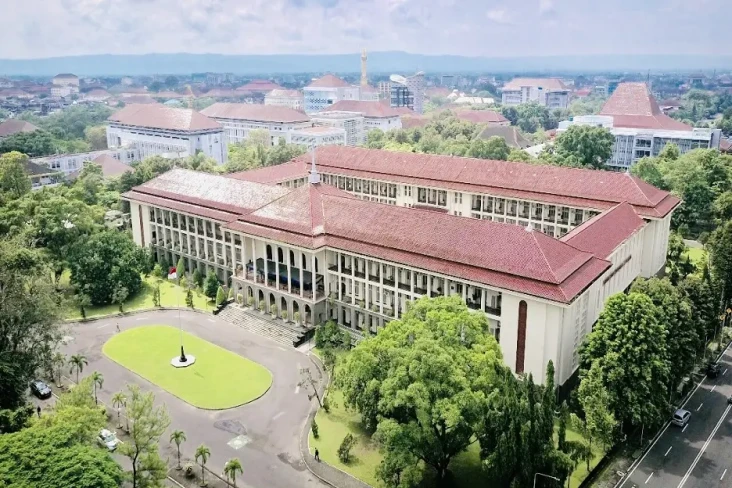 7 Universitas yang Meloloskan...