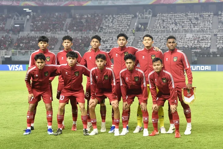 Pelatih Korea U-17 Angkat...
