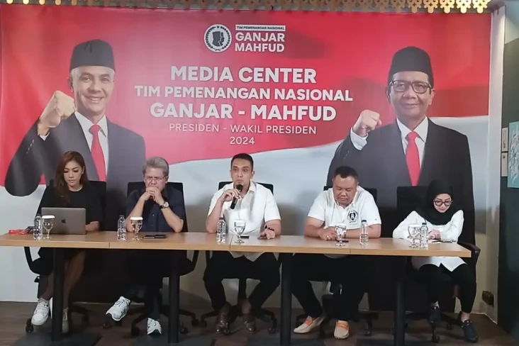 TPN Ganjar-Mahfud Buka...