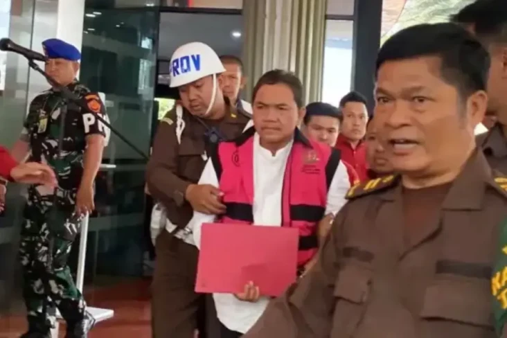 Kasus Korupsi BTS Kominfo,...