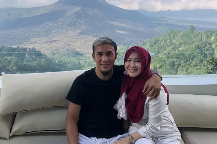 Digugat Cerai Okie Agustina,...