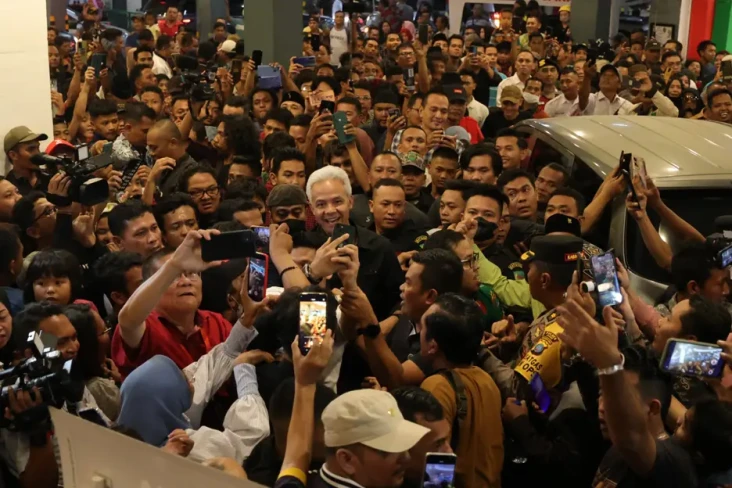 Demi Ketemu Ganjar,...