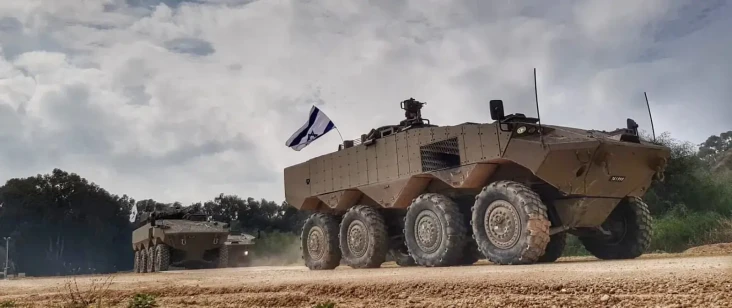 APC Eitan 8x8, Kendaraan...