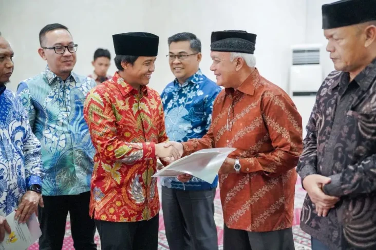 Bagikan Sertifikat Tanah...
