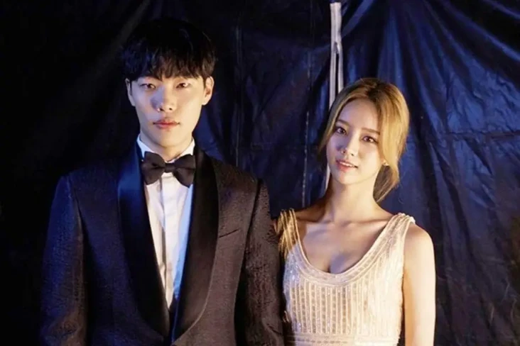 Hyeri dan Ryu Jun Yeol...