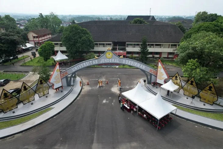 10 Perguruan Tinggi...