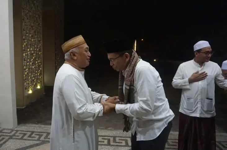 Bertemu TGB, Kiai Idris...