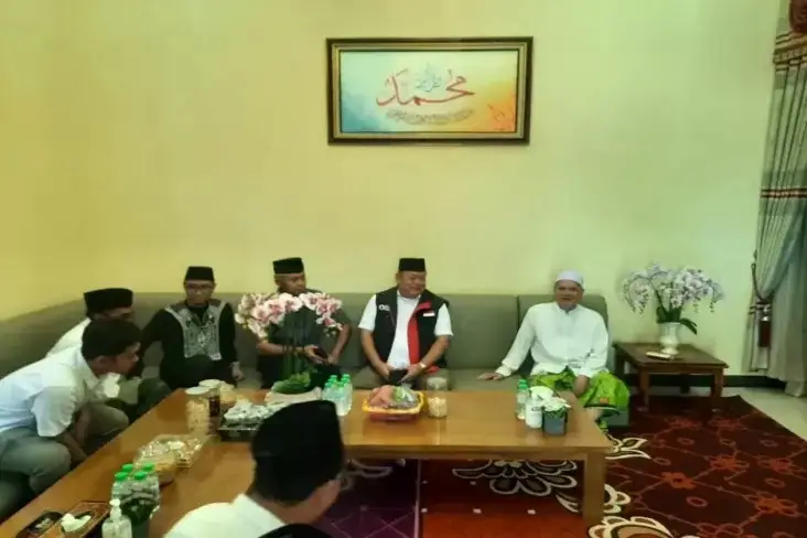 Silaturahmi ke Situbondo,...