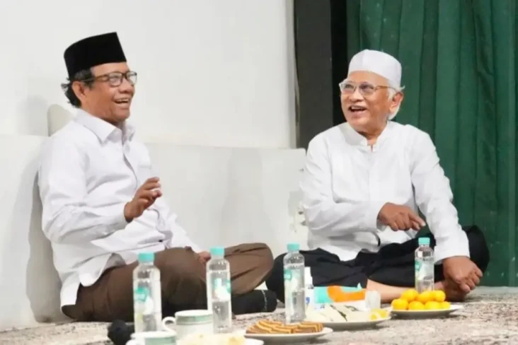 Momen Mahfud MD Kunjungi...