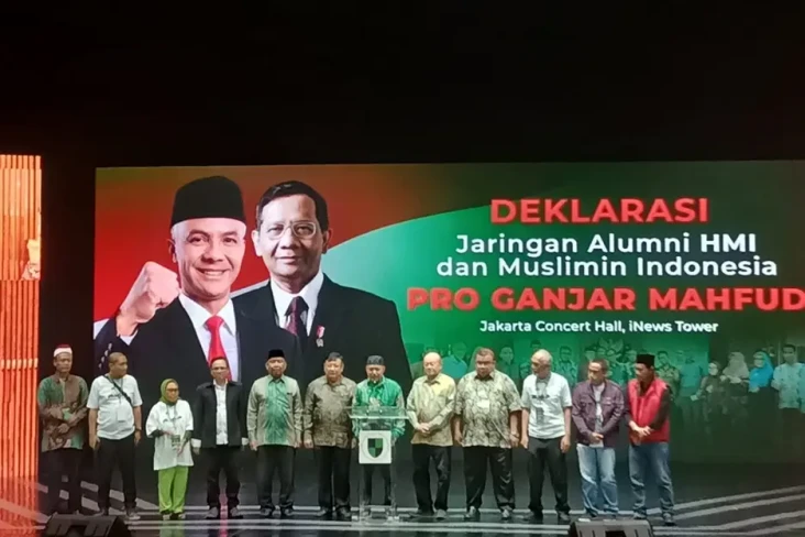 Dukung Ganjar-Mahfud,...