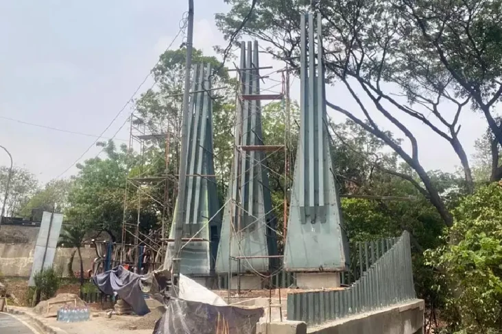 Depok Bangun Tugu Selamat...