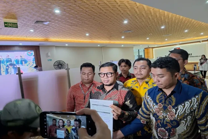 Anwar Usman Dilaporkan...
