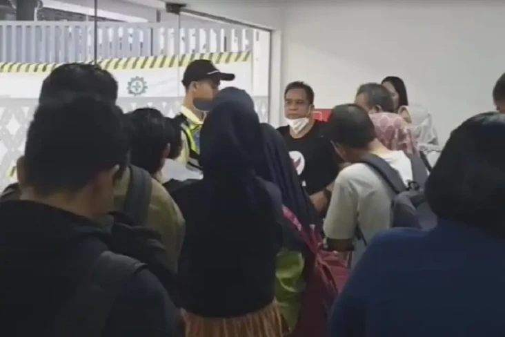 Viral Kereta Bandara...