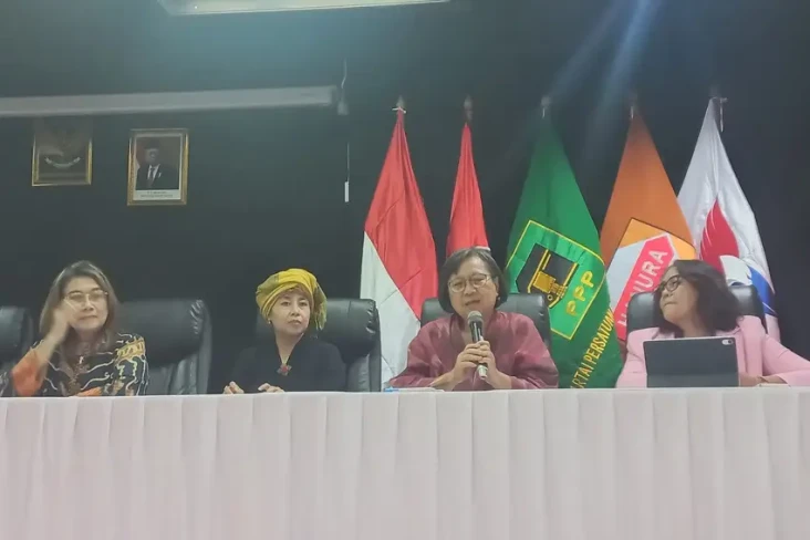 Masuk TPN Ganjar-Mahfud,...
