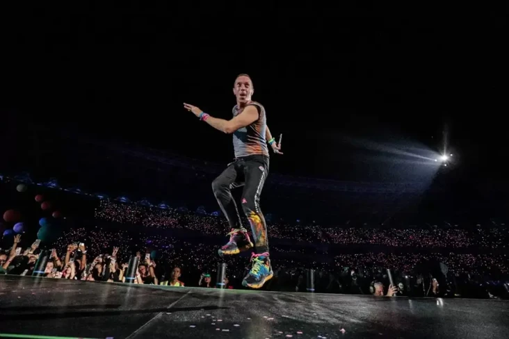 Penonton Konser Coldplay...