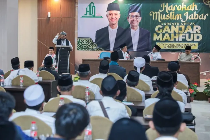 Dukung Ganjar-Mahfud,...
