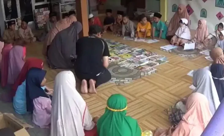 Tingkatkan Literasi,...