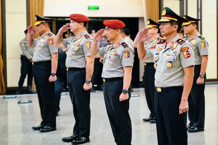 13 Pati Polri Naik Pangkat,...