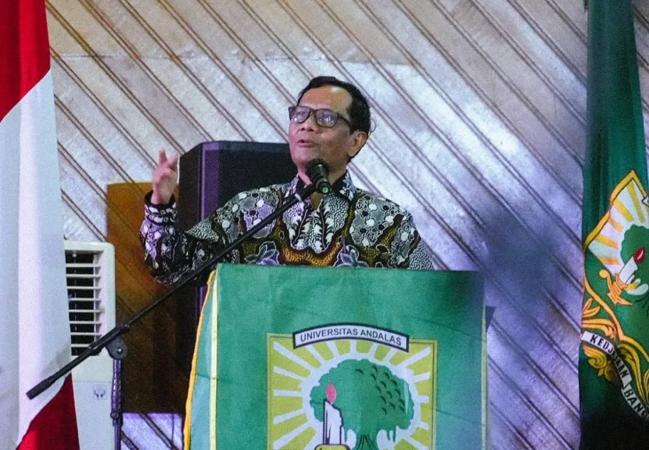 Mahfud MD Berikan Kuliah...