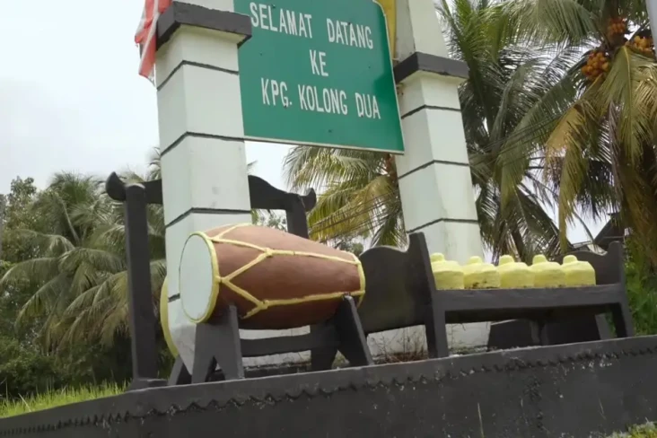 Mengintip Perkampungan...
