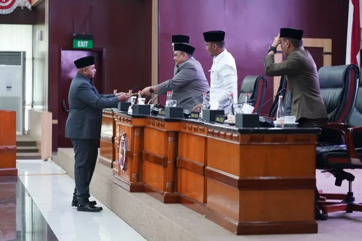 Rapat Paripurna, DPRD...