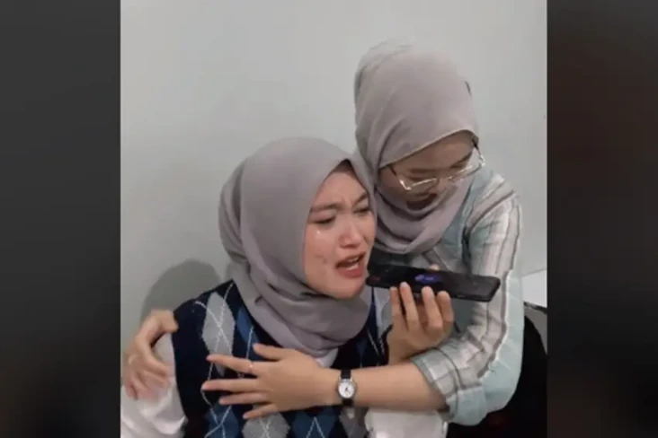 Viral! Perempuan Putus...