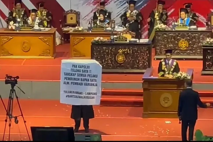 Ayah Diduga Dibunuh,...
