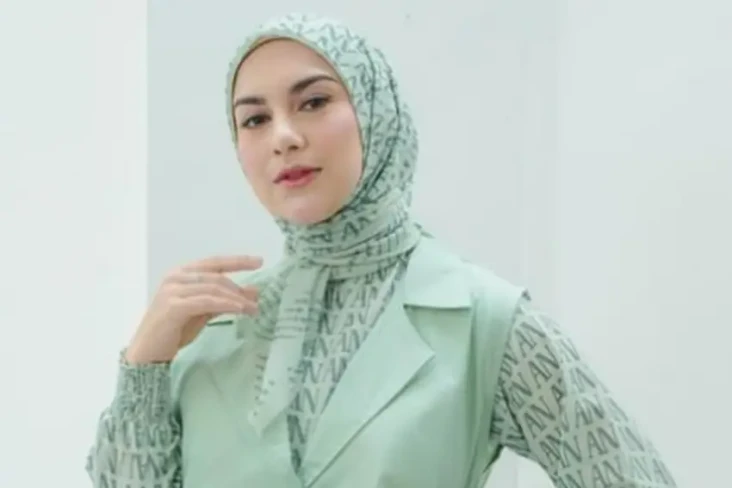 Irish Bella Mulai Bersih-Bersih...