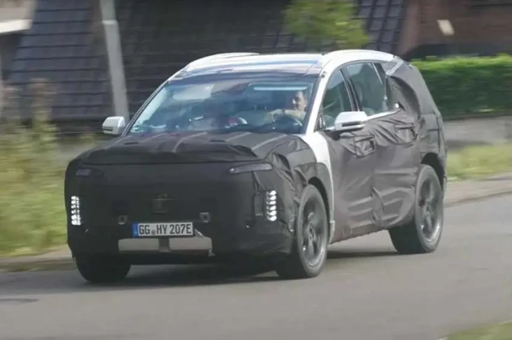 SUV Listrik Hyundai...
