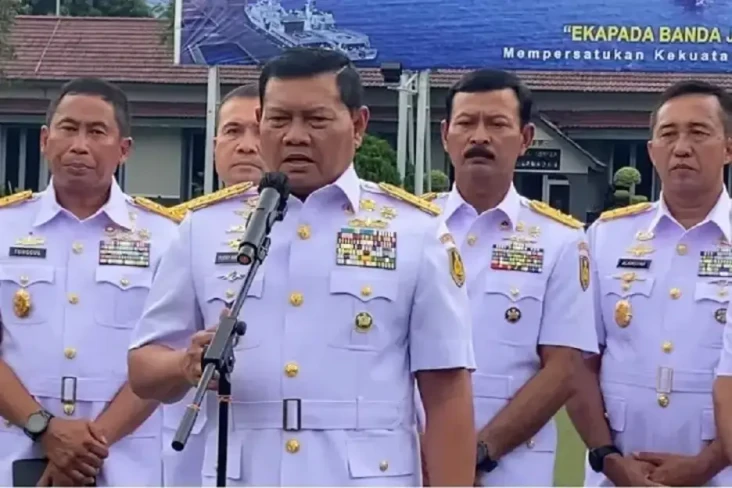 Empat Perwira Tinggi...