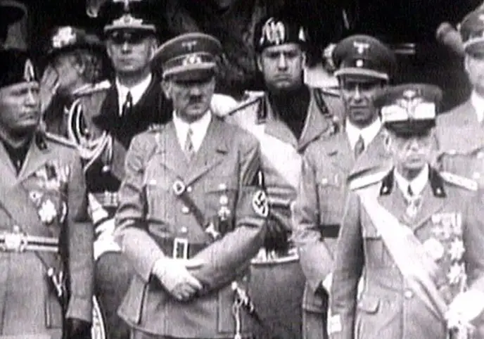 4 Alasan Adolf Hitler...