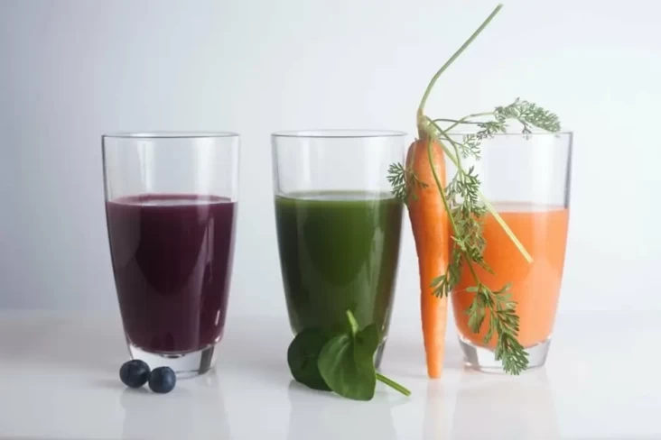 5 Jus yang Cepat Menurunkan...