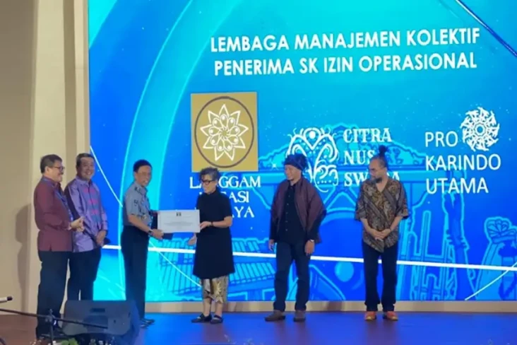 Industri Musik Tradisional...