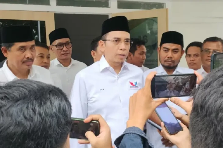 TGB Tepis Anggapan Ganjar...