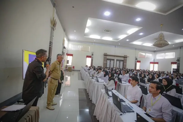 Pemkot Bandung Buka...