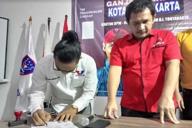 Target Menangkan Satu...