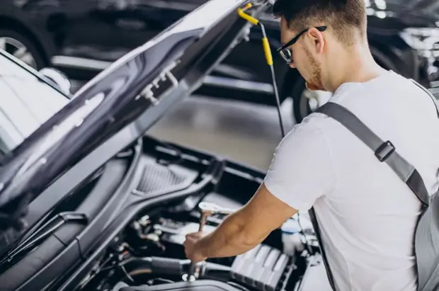 8 Tips Merawat Mobil...