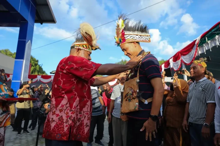 Temui Tokoh Adat di...