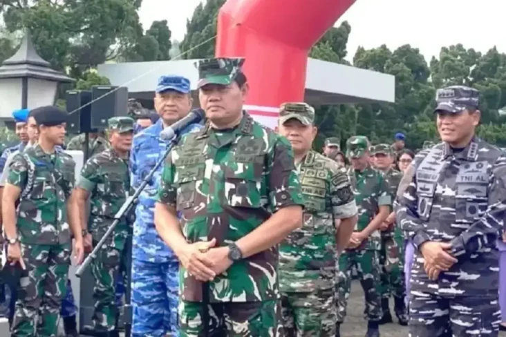 Purnatugas sebagai Panglima,...
