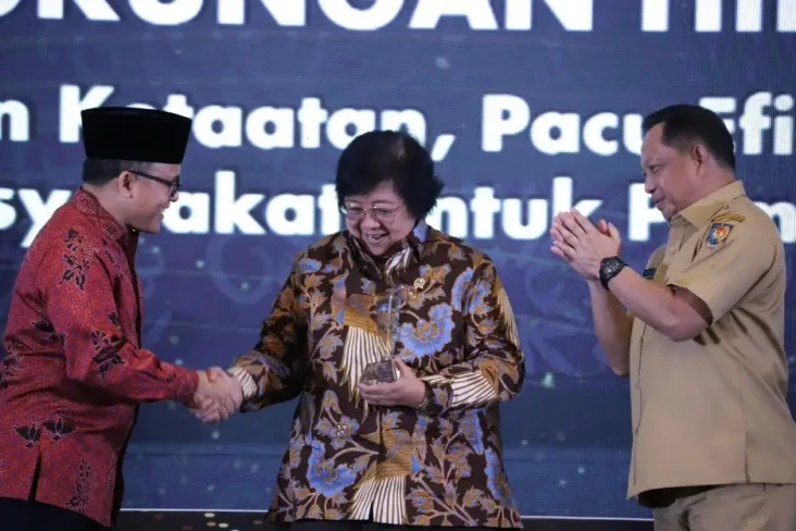 Atasi Kerusakan Lingkungan,...