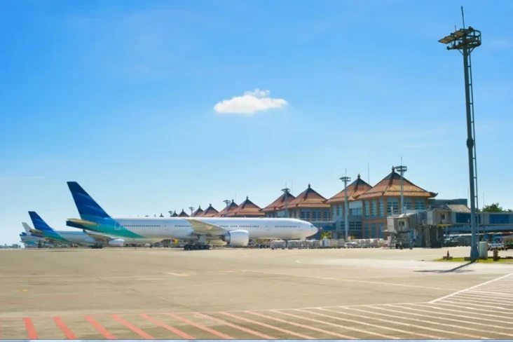 Reservasi Tur di Travel...