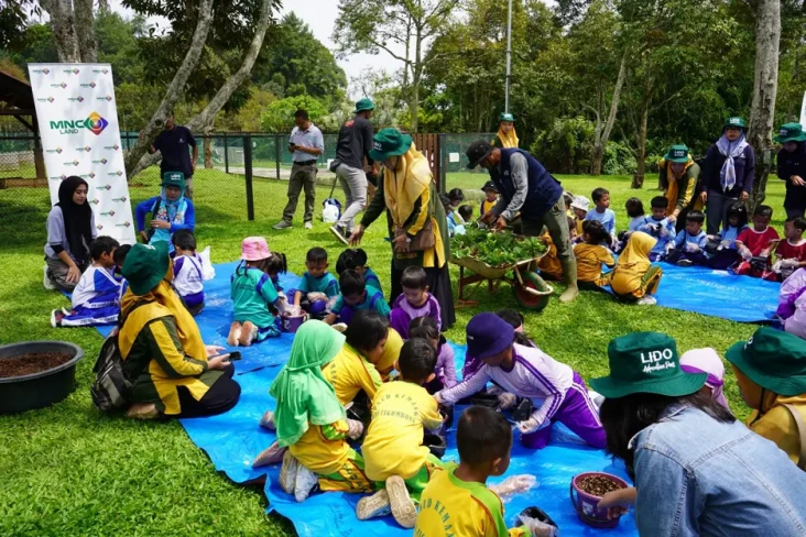 Puluhan Anak Senang...