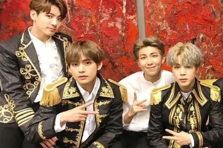 4 Member BTS Daftar...