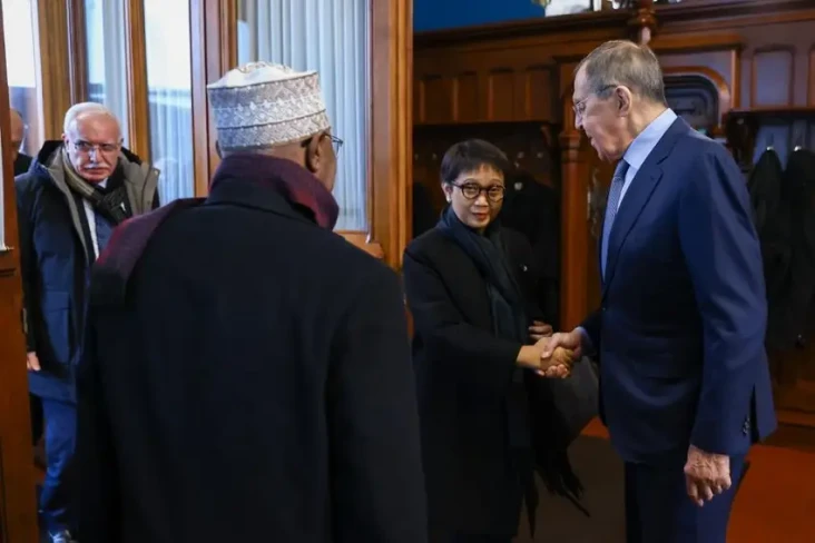 Menlu Retno: Alasan...