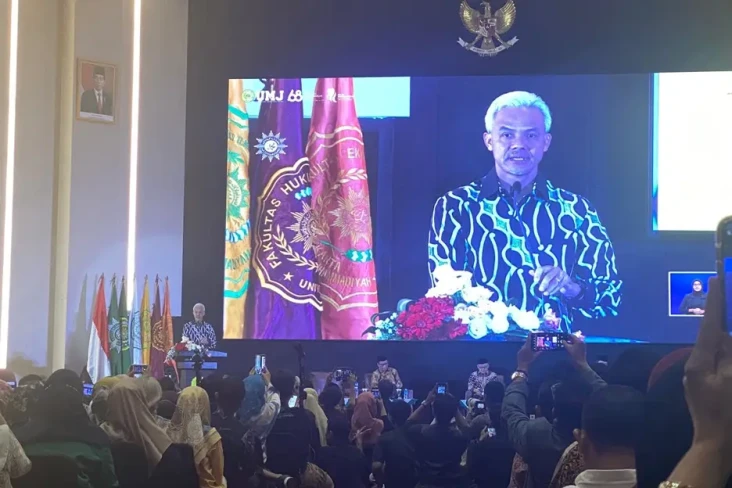 Sikap Tenang Ganjar...