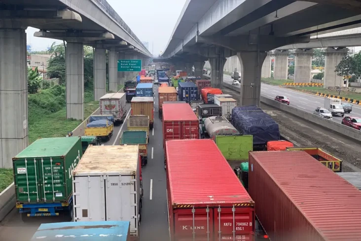 Bekasi Dikepung Demo...